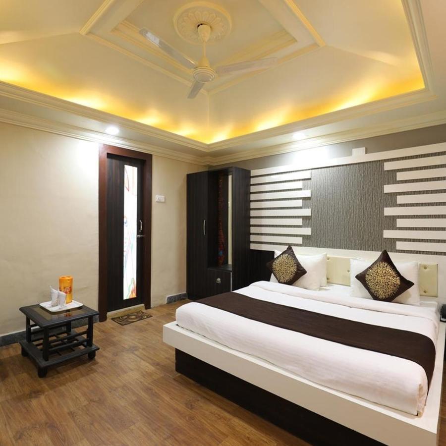 Hotel Loyal Residency Jamnagar Exterior photo