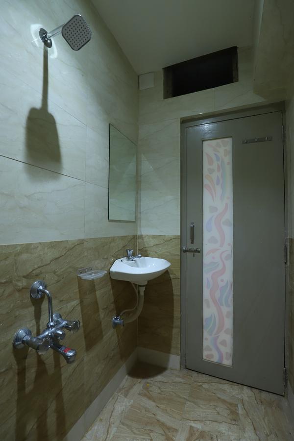 Hotel Loyal Residency Jamnagar Exterior photo