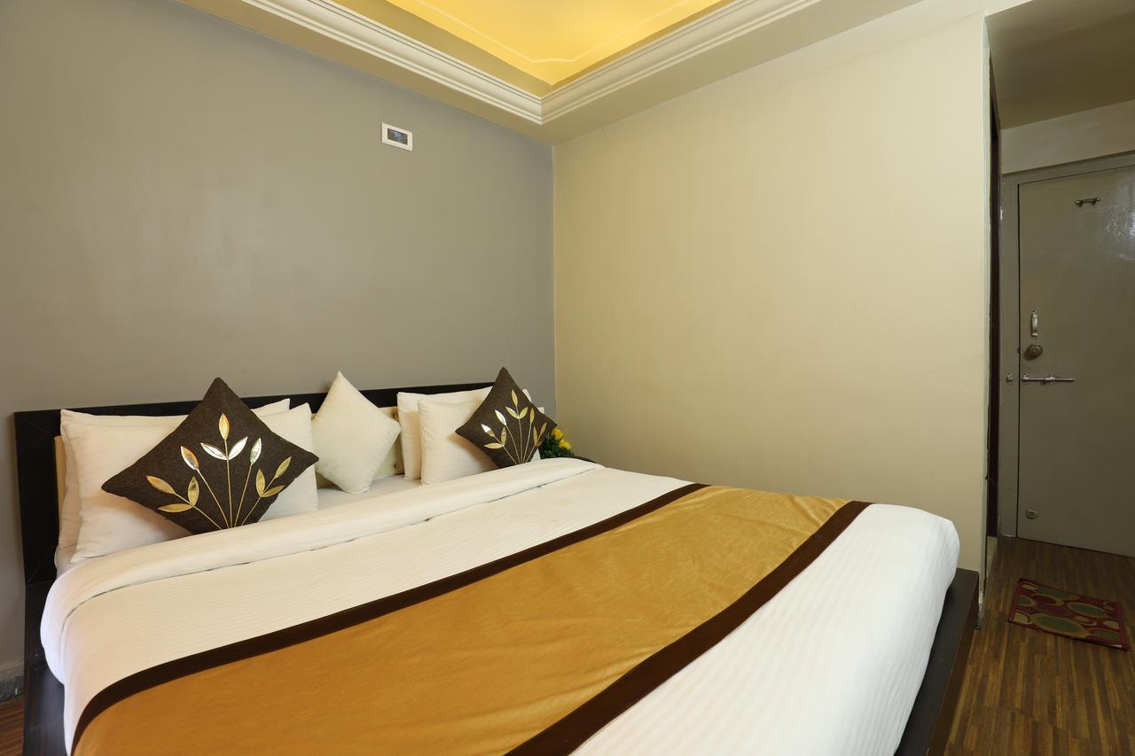 Hotel Loyal Residency Jamnagar Exterior photo